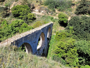 Brücke im Hinterland auf Kreta