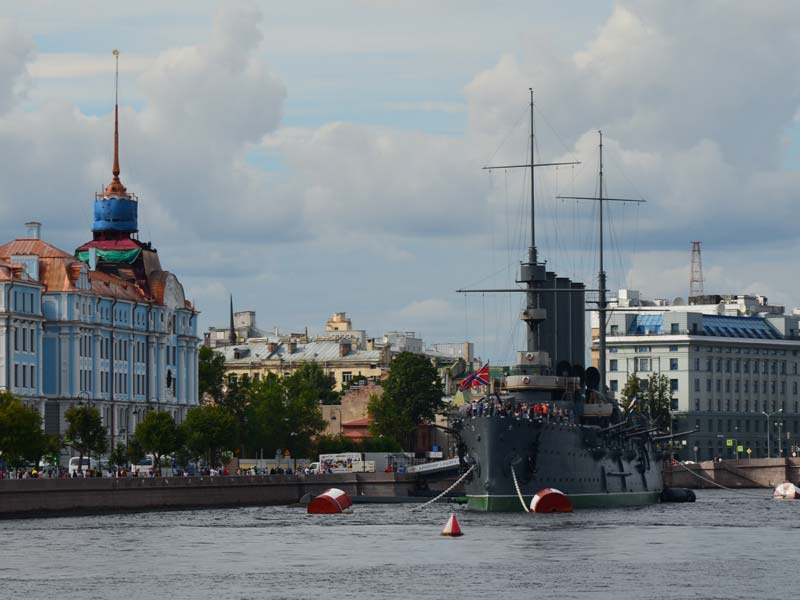 Kriegsschiff St Petersburg