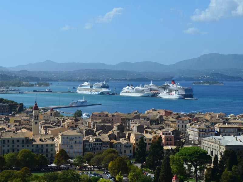 Kreuzfahrtschiffe Korfu